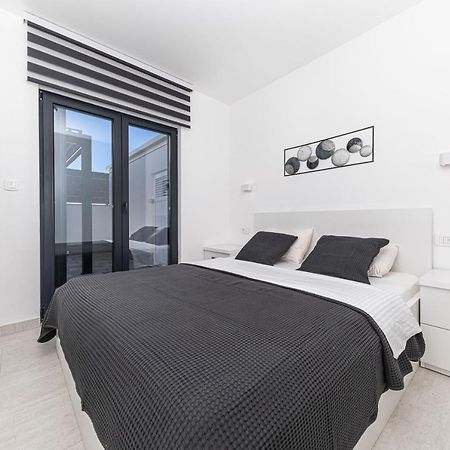 Luxury Apartment Pia With Swimming Pool And Grill Trogir Extérieur photo