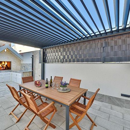 Luxury Apartment Pia With Swimming Pool And Grill Trogir Extérieur photo