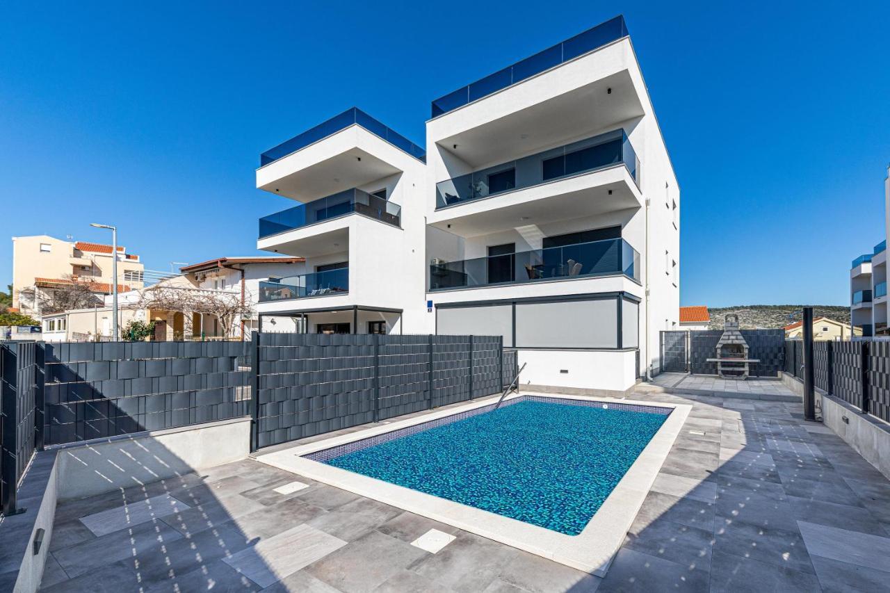 Luxury Apartment Pia With Swimming Pool And Grill Trogir Extérieur photo