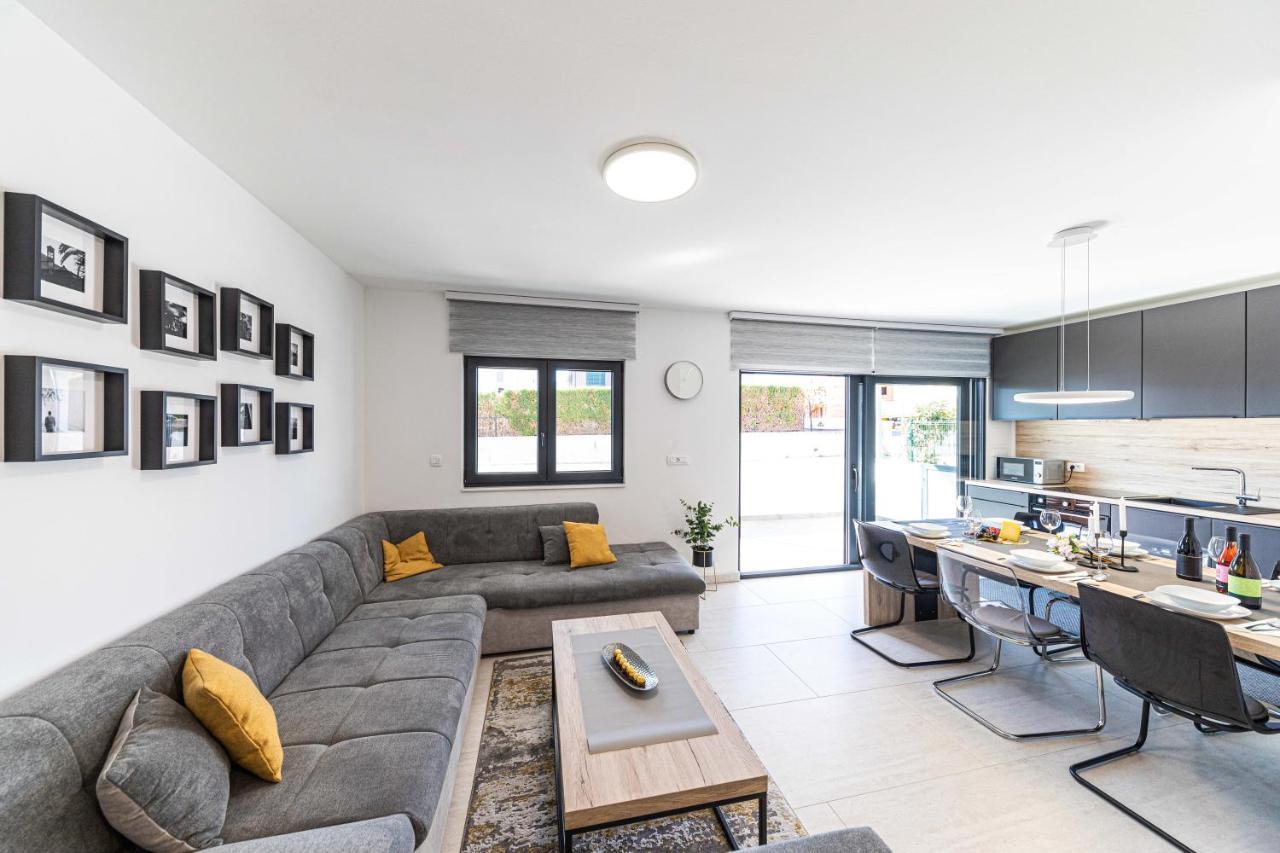Luxury Apartment Pia With Swimming Pool And Grill Trogir Extérieur photo