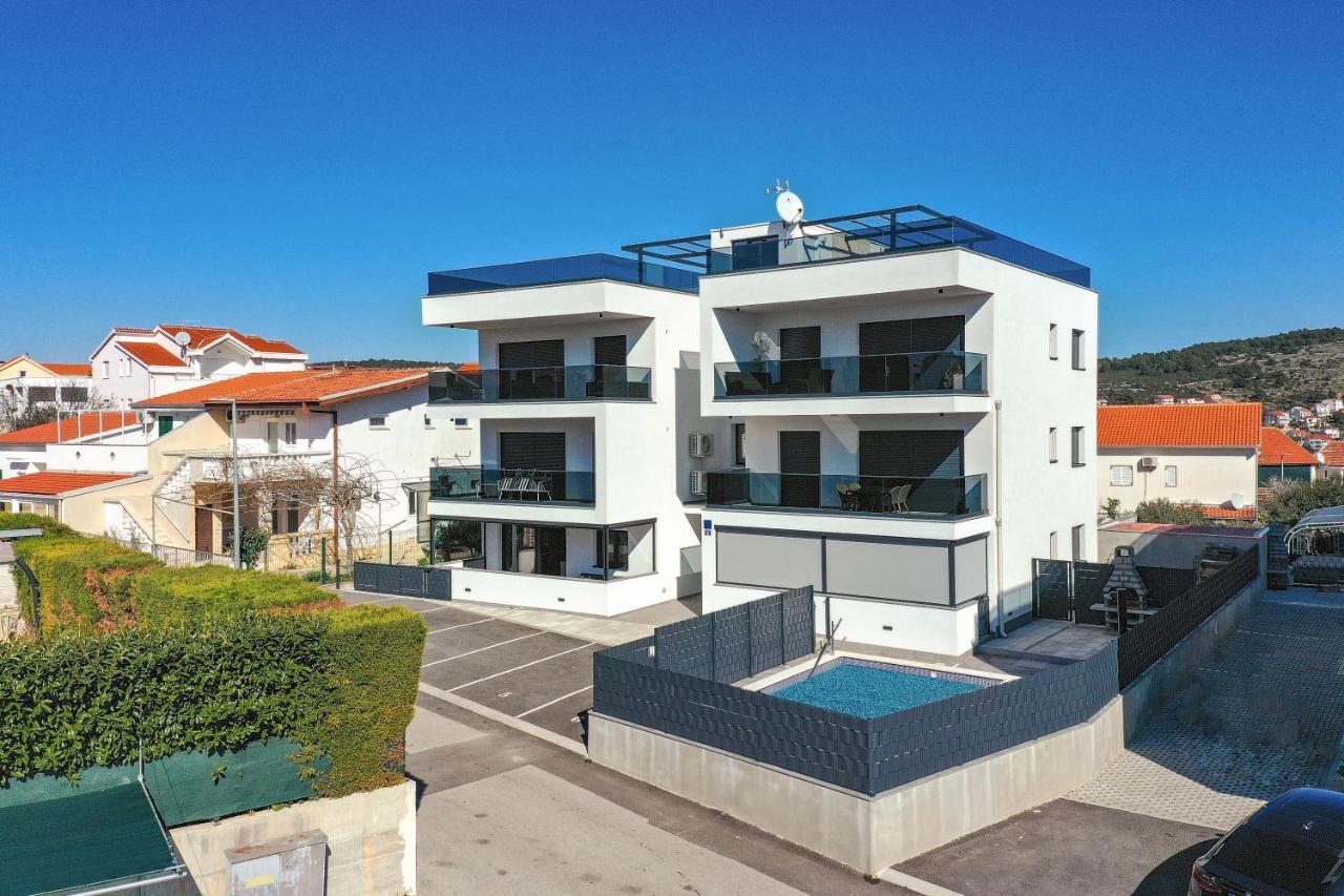 Luxury Apartment Pia With Swimming Pool And Grill Trogir Extérieur photo
