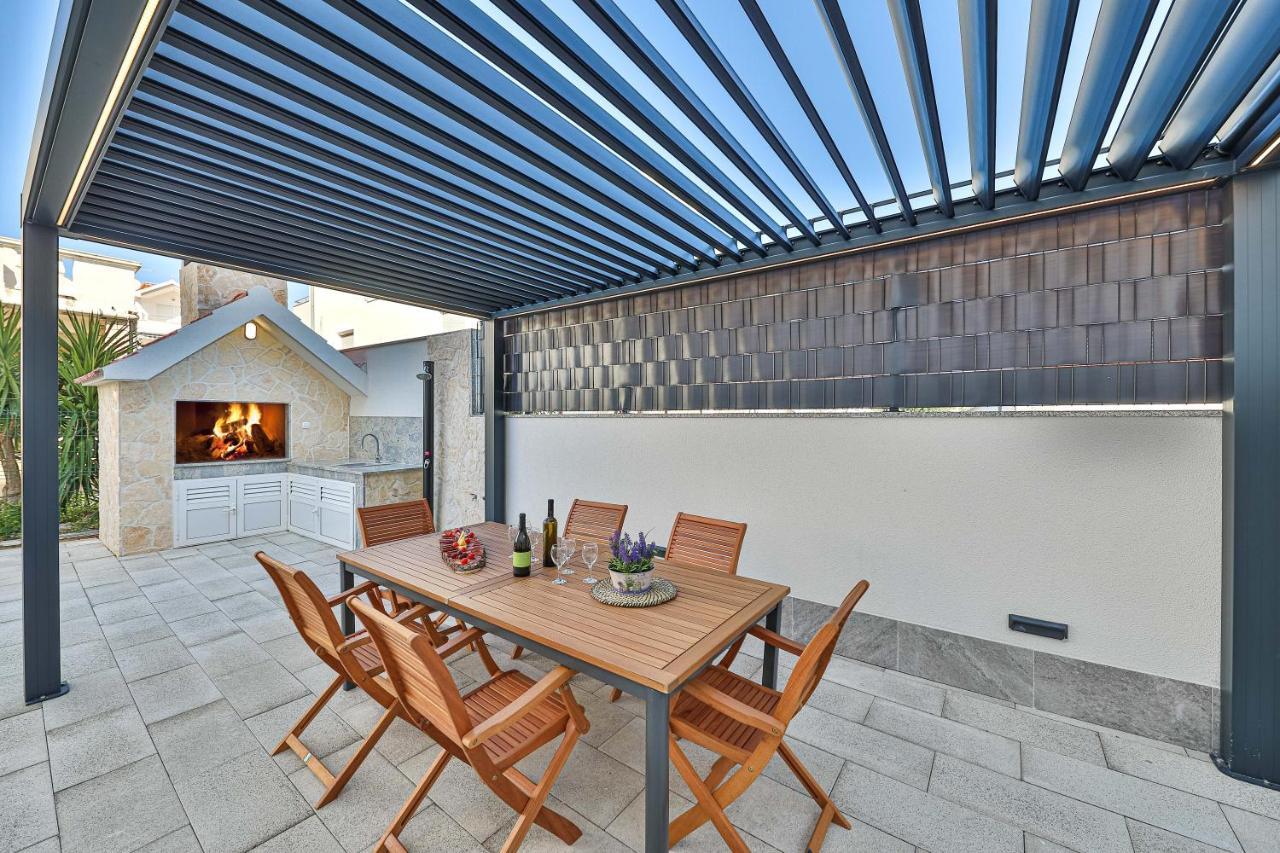 Luxury Apartment Pia With Swimming Pool And Grill Trogir Extérieur photo