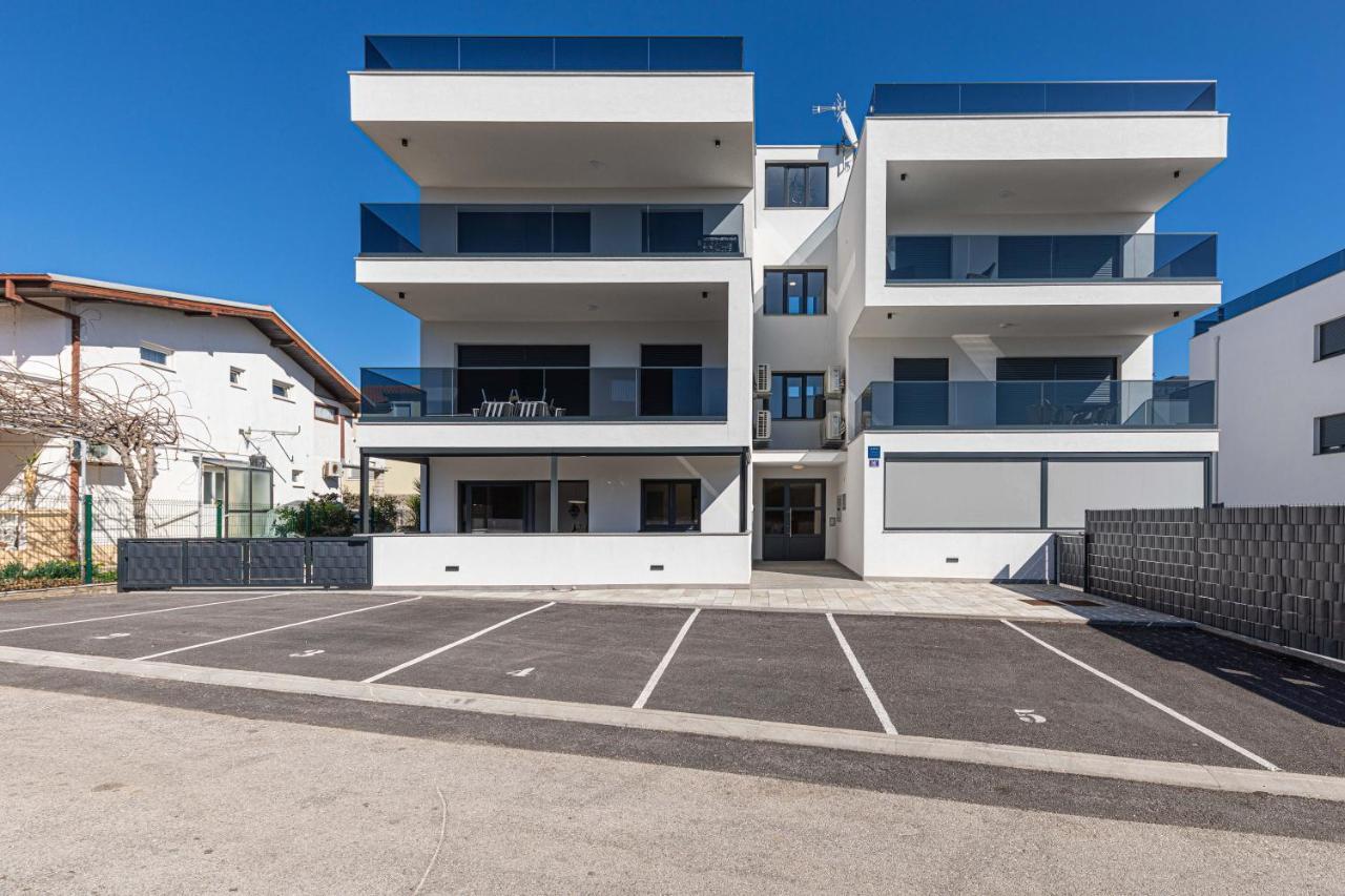 Luxury Apartment Pia With Swimming Pool And Grill Trogir Extérieur photo