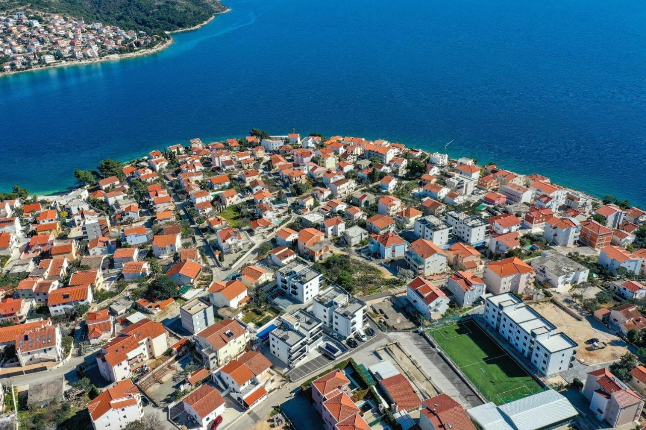 Luxury Apartment Pia With Swimming Pool And Grill Trogir Extérieur photo